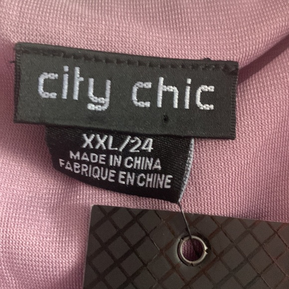 City Chic NEW Blouse Floral Short Sleeve V-neck Rosewood XXL Career Casual - Picture 3 of 12